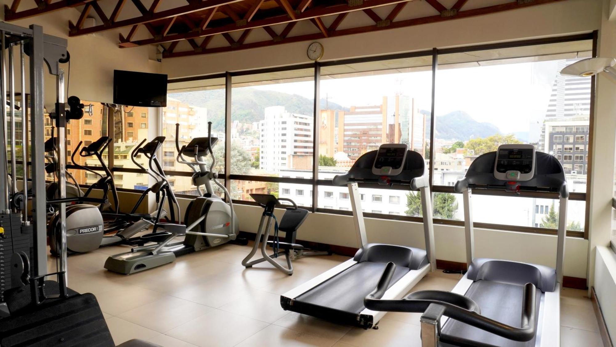 Bogota Plaza Hotel ภายนอก รูปภาพ A gym in Bogotá, Colombia