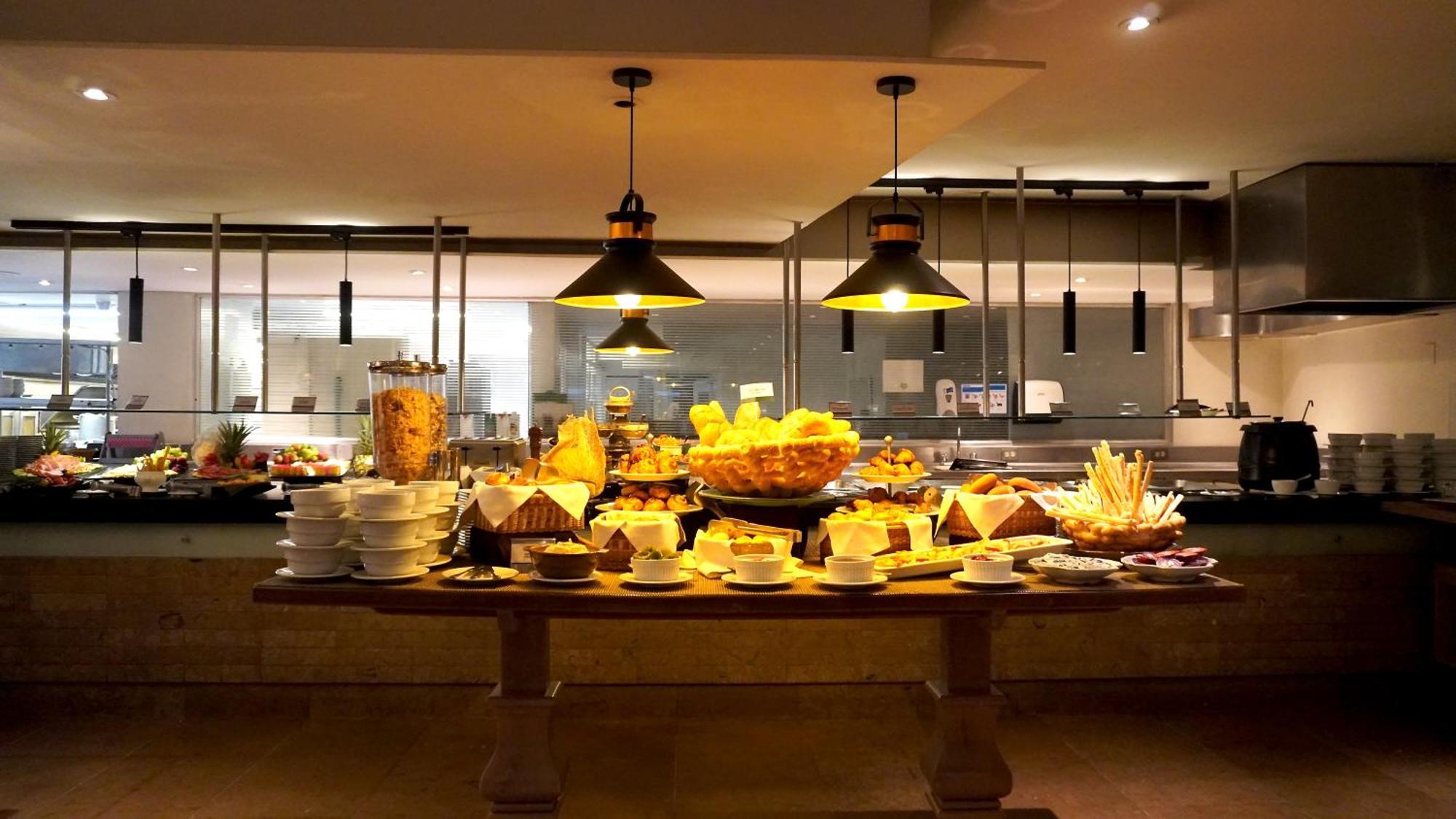 Bogota Plaza Hotel ภายนอก รูปภาพ A cheese platter