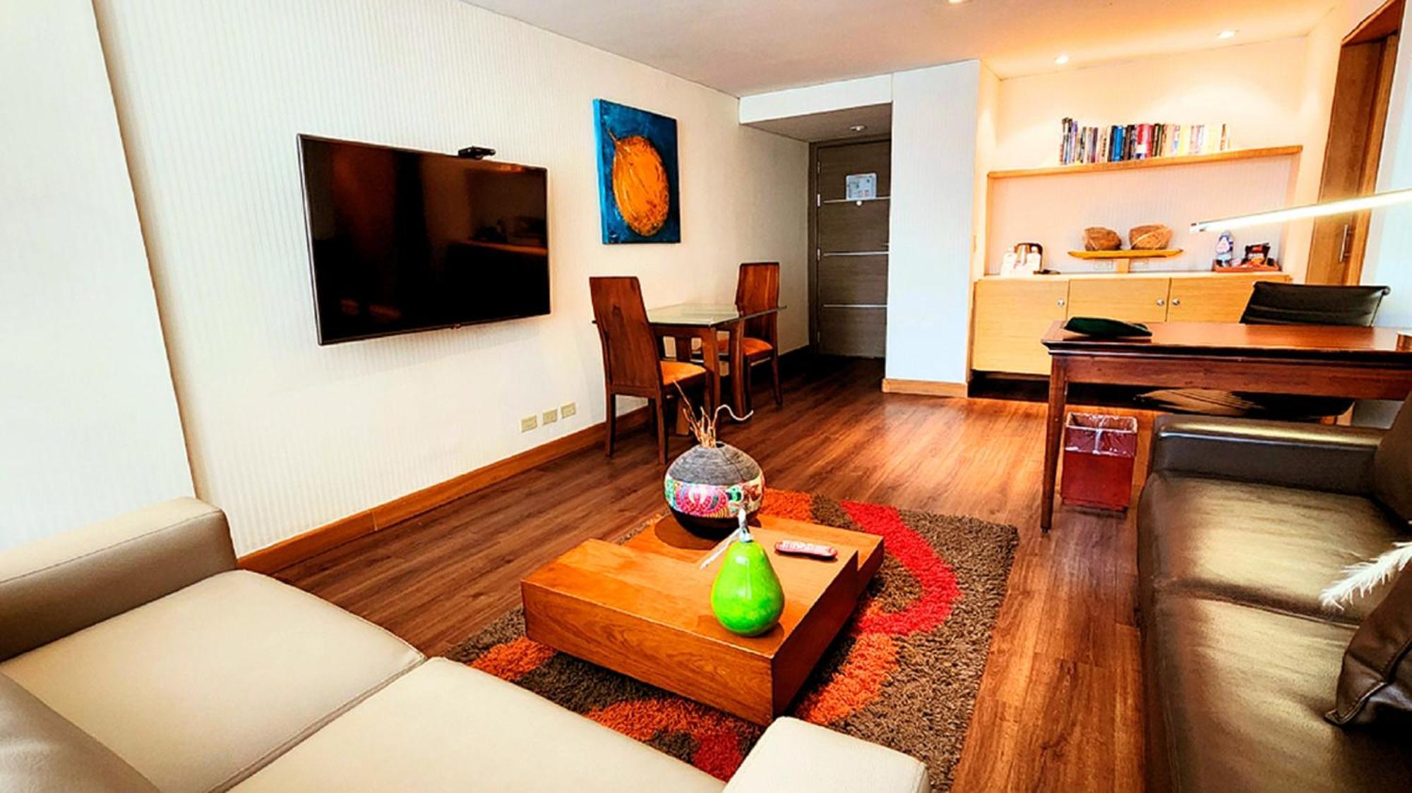 Bogota Plaza Hotel ภายนอก รูปภาพ A living room