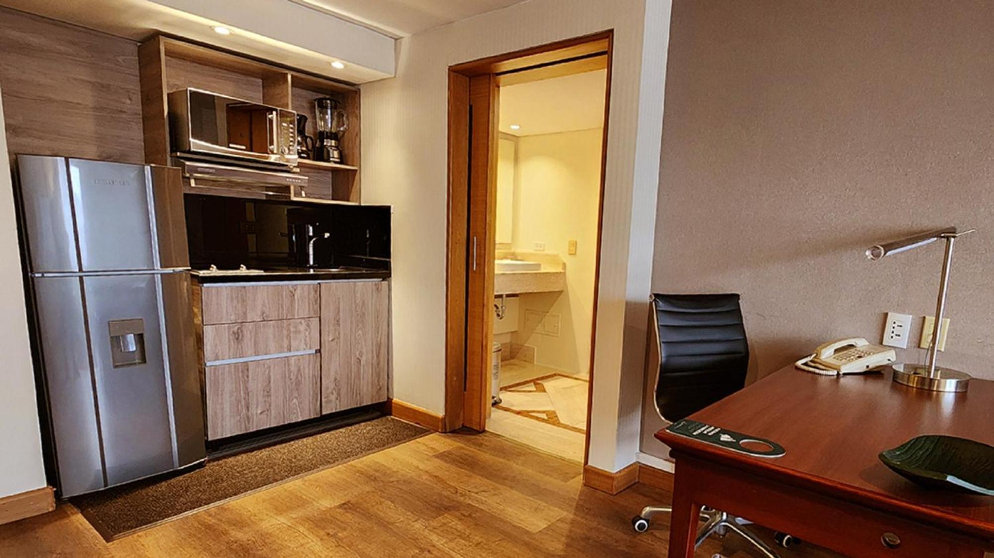 Bogota Plaza Hotel ภายนอก รูปภาพ A typical studio apartment