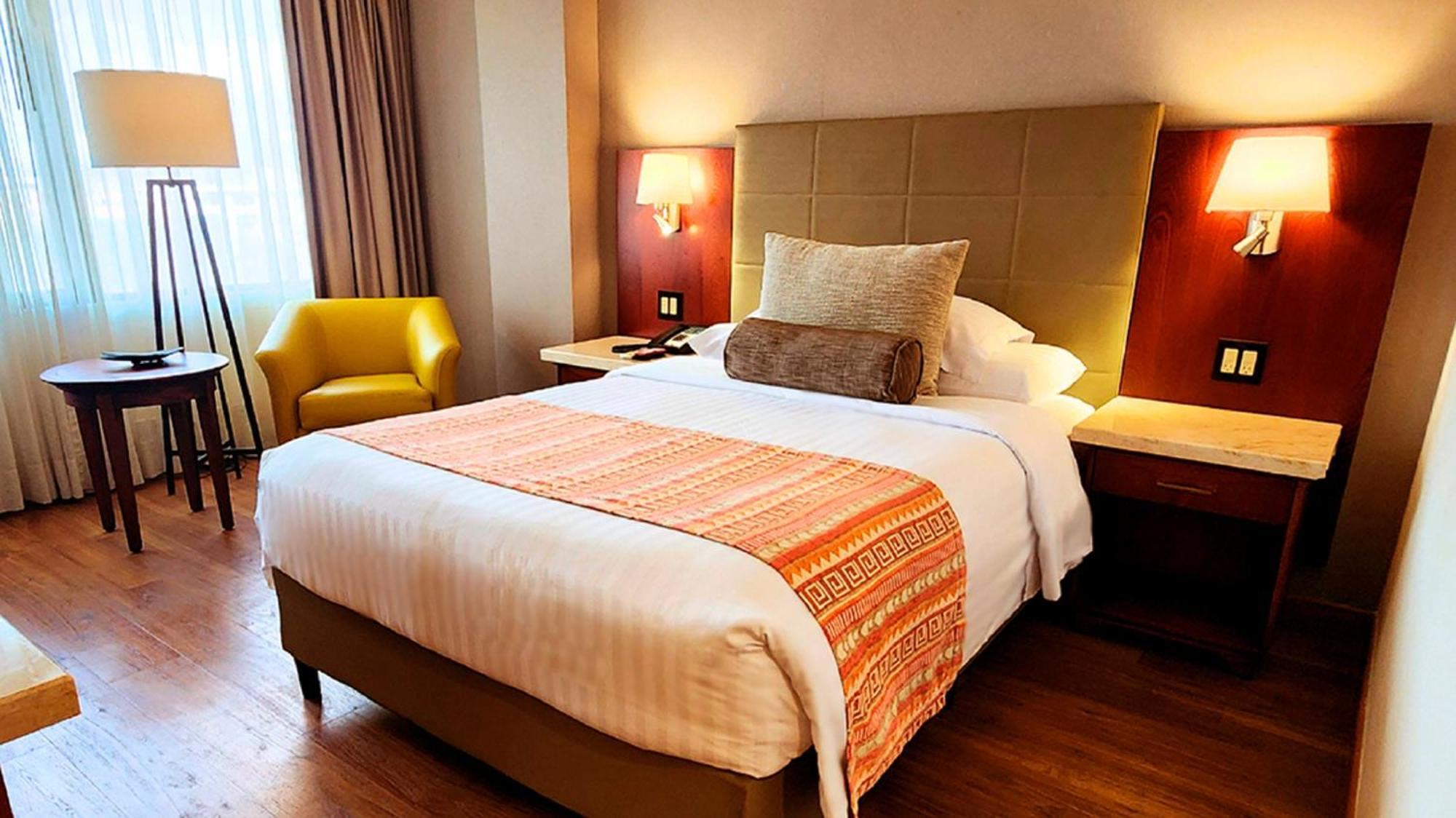 Bogota Plaza Hotel ภายนอก รูปภาพ A bedroom at the hotel